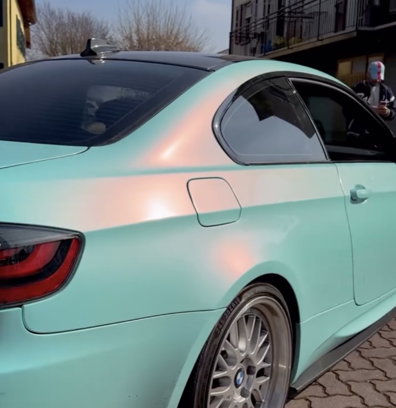 BMW M2 teal — esterno